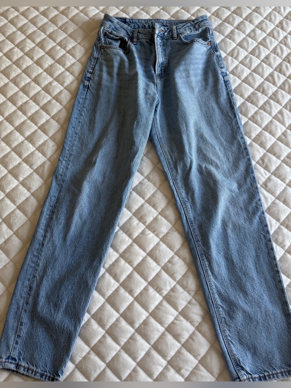 American Eagle Curvy Mom Jeans High Rise Medium Vintage Wash Size 6 Regular